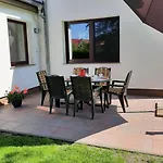 公寓 Komfortable Mit Grossem Garten By Interhome 弗雷门
