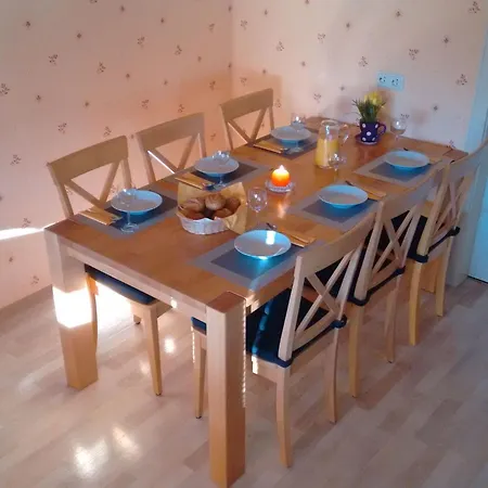 Komfortable Mit Grossem Garten By Interhome דירה וורמן