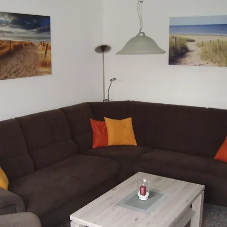 Komfortable Mit Grossem Garten By Interhome