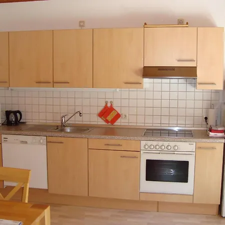 Komfortable Mit Grossem Garten By Interhome דירה *